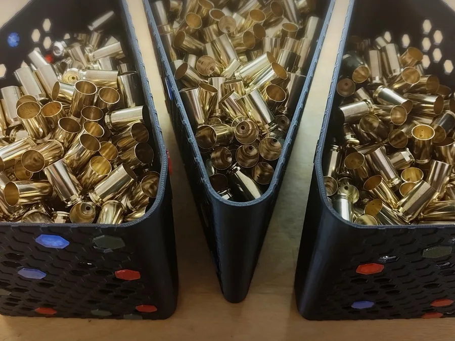 Nach Hersteller getrennte Hülsen in Sortierboxen